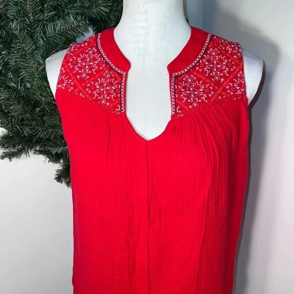 Knox Rose,NWT, S, sleeveless red tunic,handkerchief pattern henley collar blouse - Picture 2 of 8